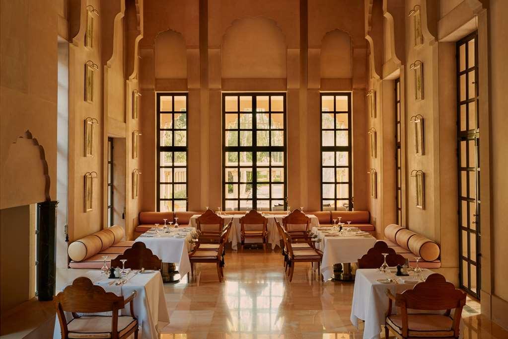 Hotel Amanbagh Ajabgarh Restaurant foto